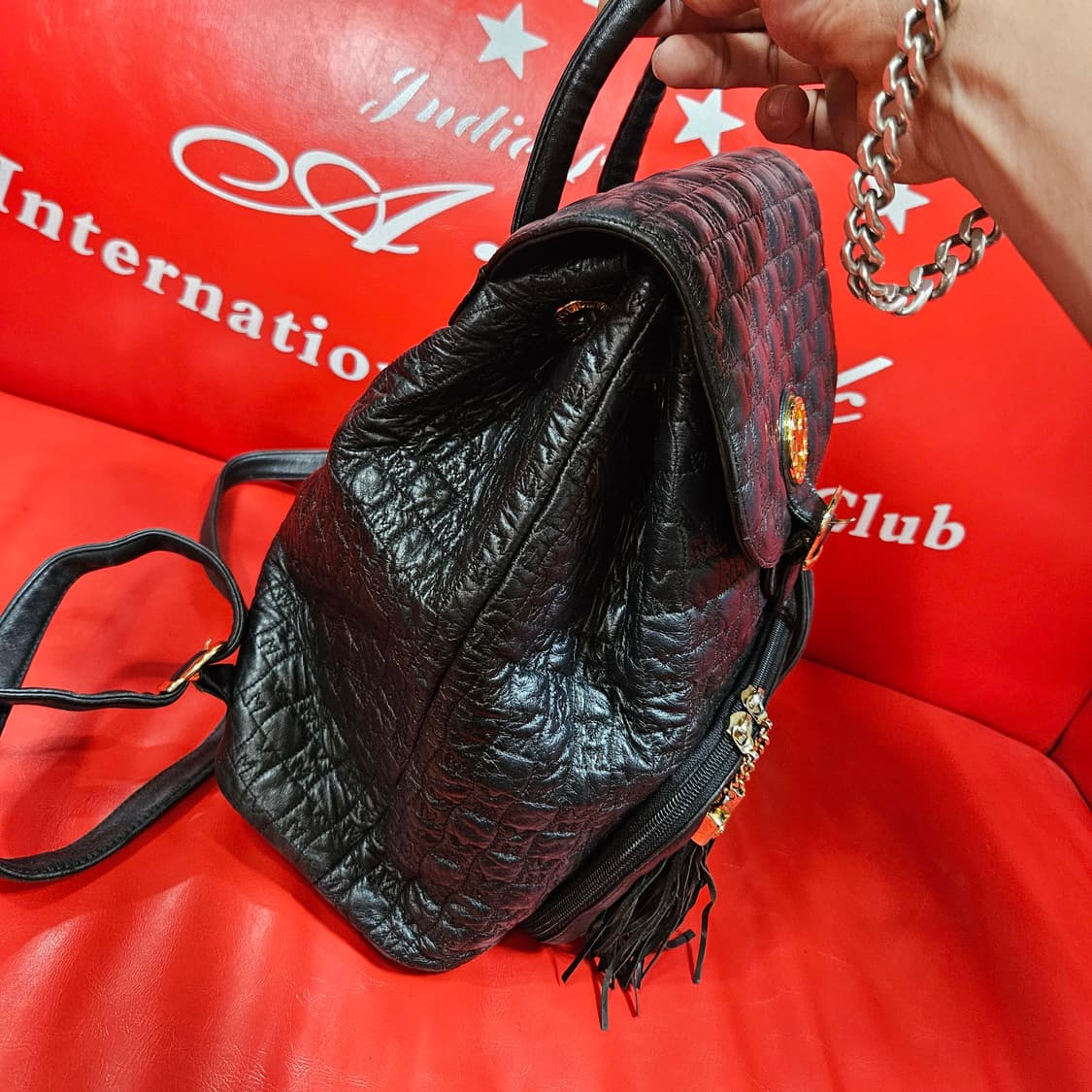 메트로시티 빈티지 y2k 시그니쳐 로고 퀄팅 금장 장식 백팩 상품이미지3