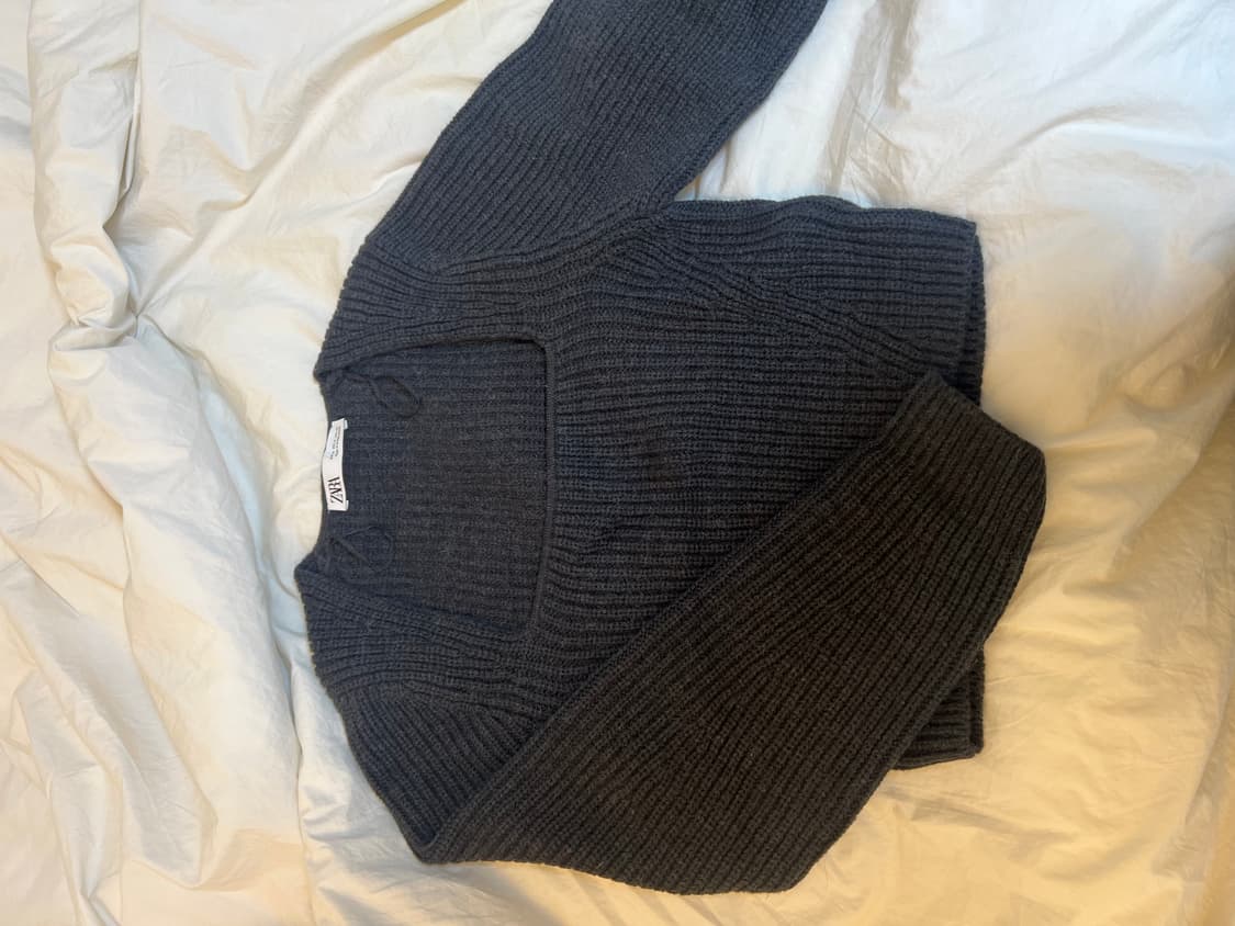 ZARA 스퀘어 세미 크롭 니트 상품이미지1