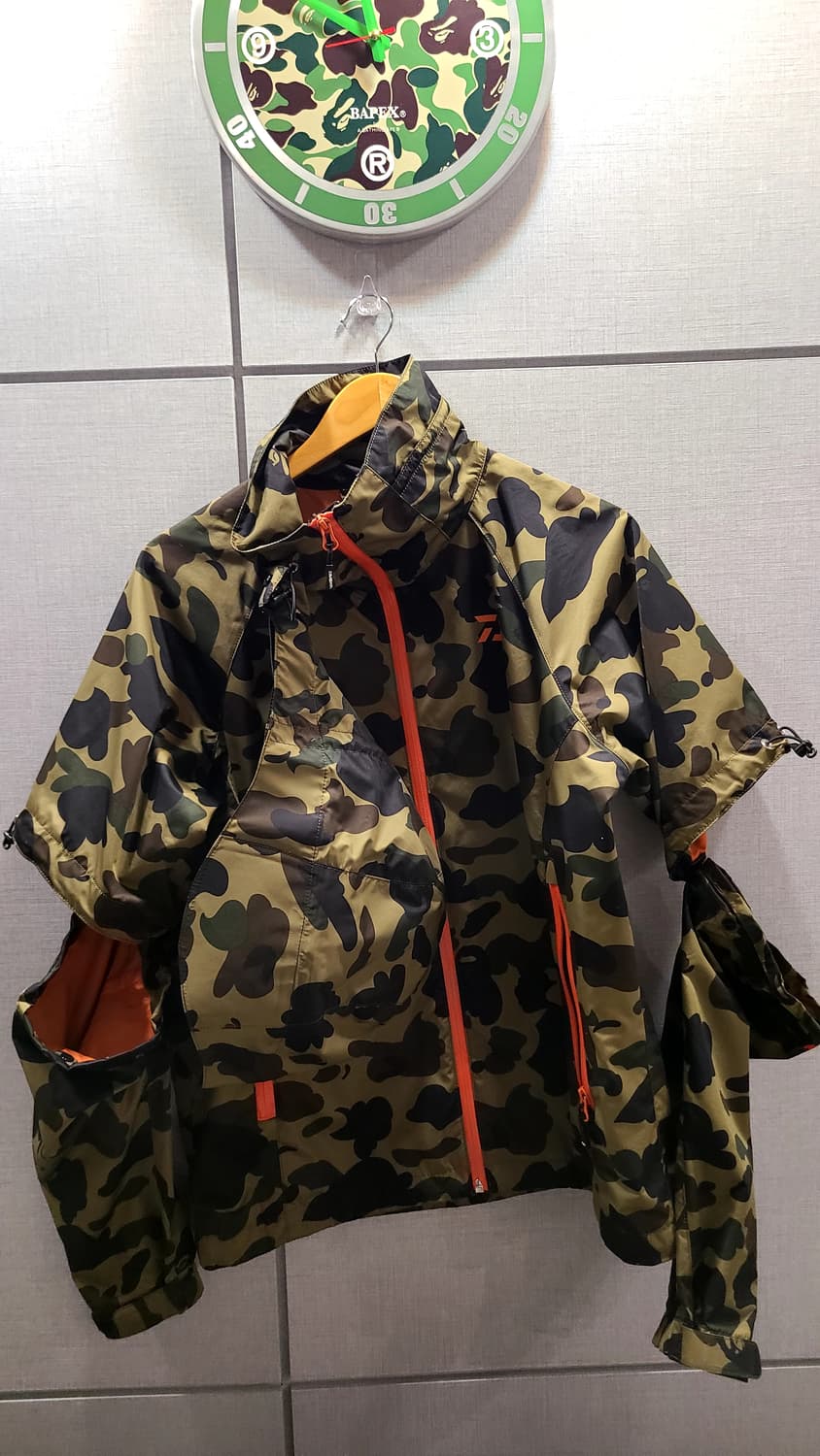 [M]베이프 X 다이와 1st 녹계 필드 자켓 피싱라인 상품이미지3