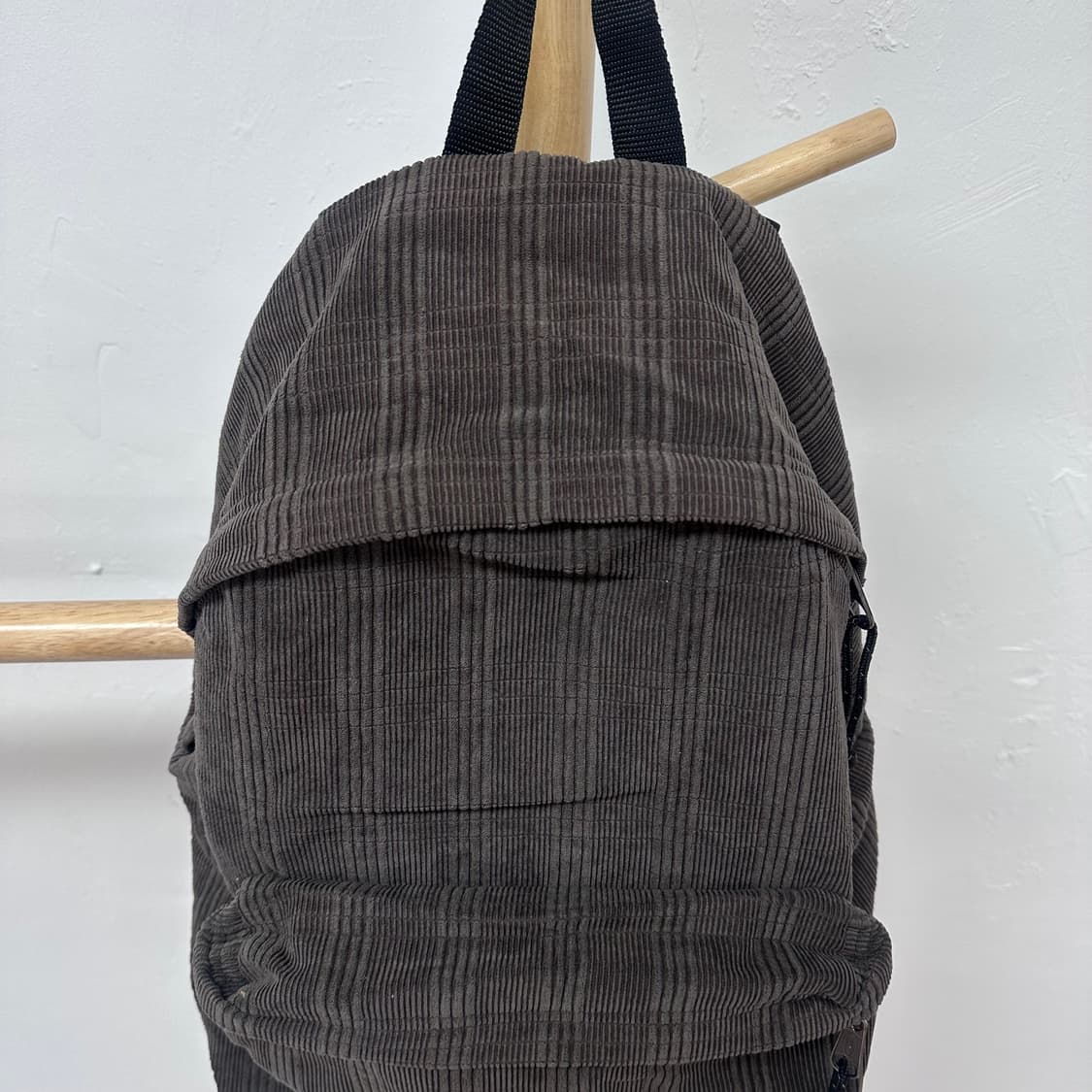 EASTPAK 이스트팩 데이팩 코듀로이 백팩 상품이미지2