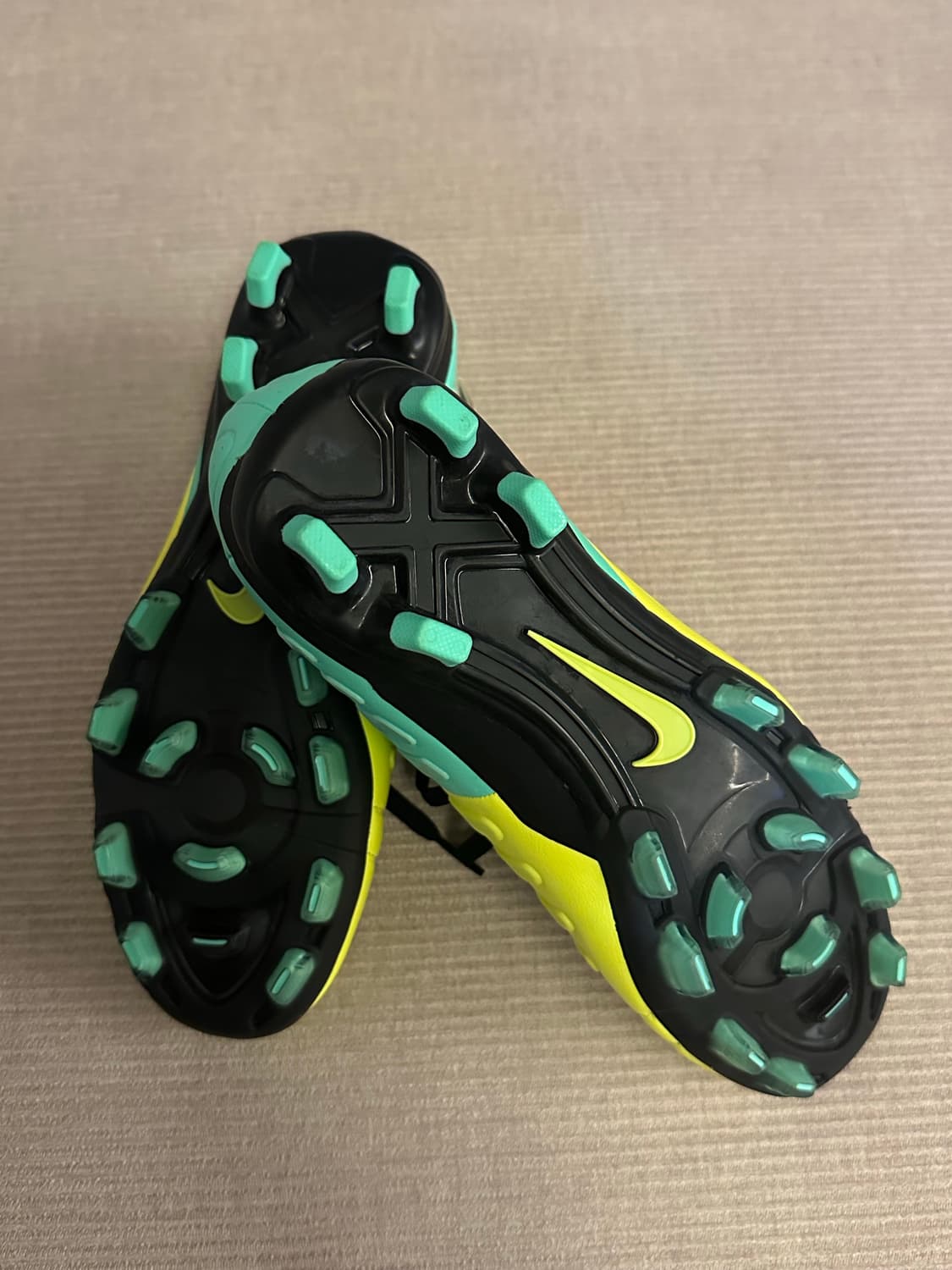 새재품) 나이키 ctr360 축구화 255 형광/민트 상품이미지3