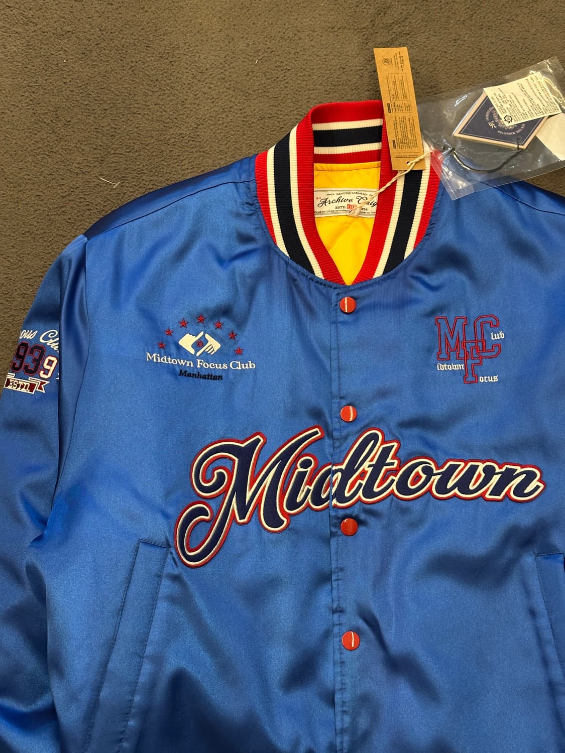 라이프 아카이브 사틴 바시티 자켓 새상품 처분  상품이미지2