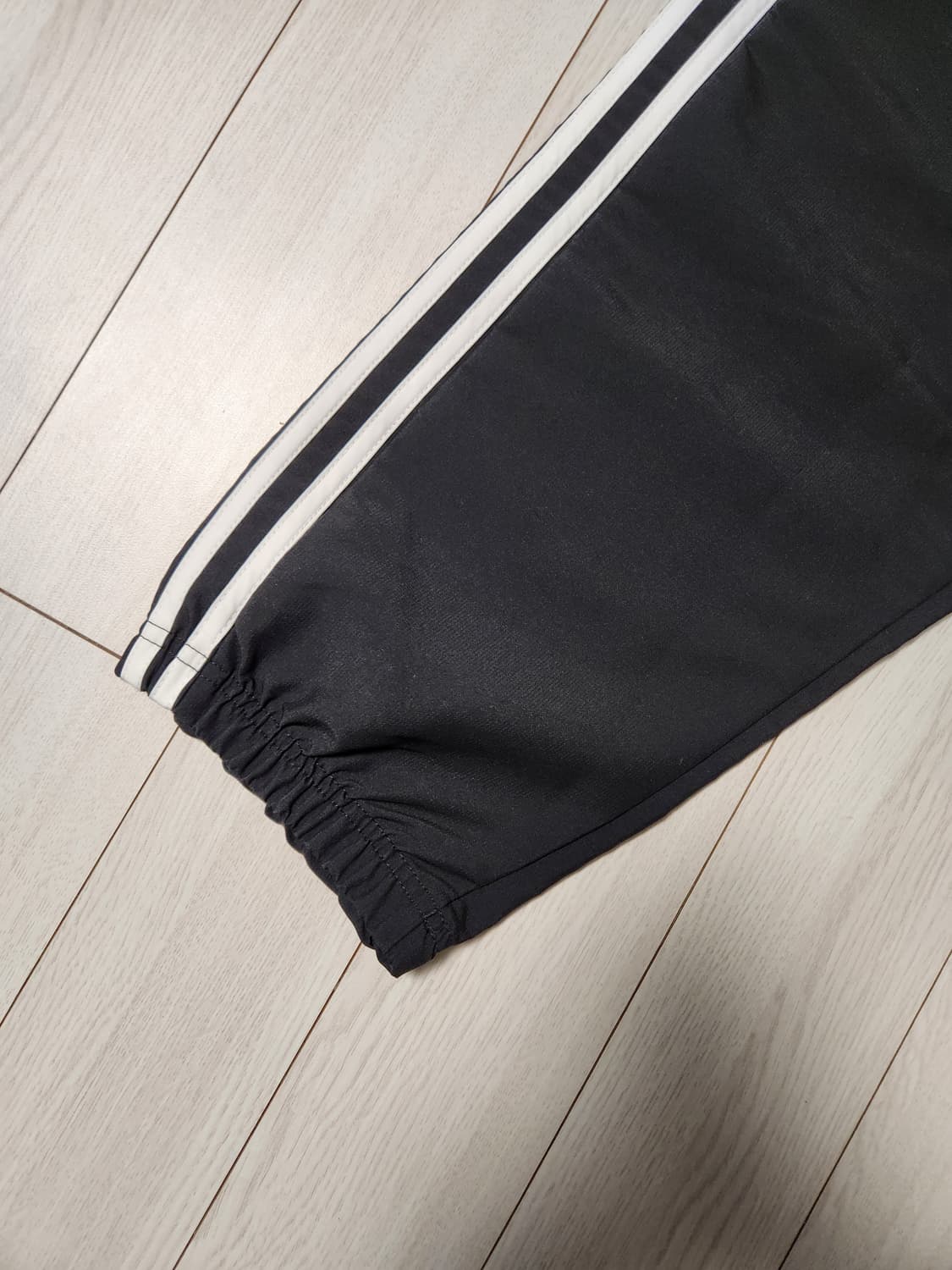 새상품급)아디다스 에센셜 3S 윈드러너 트레이닝 우븐 조거 팬츠 DQ31 상품이미지6