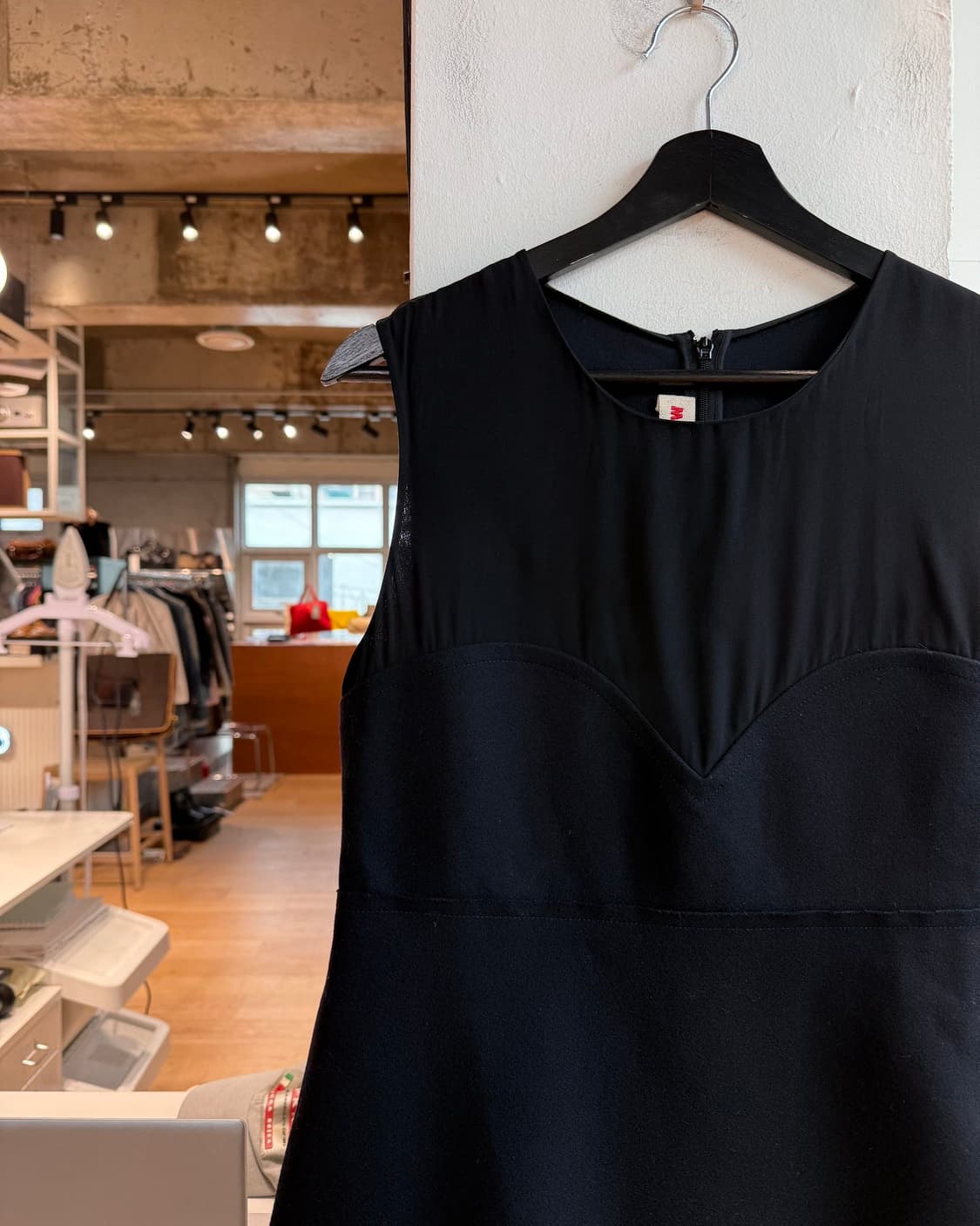 마르니 블랙 레이온 슬리브리스  상품이미지4