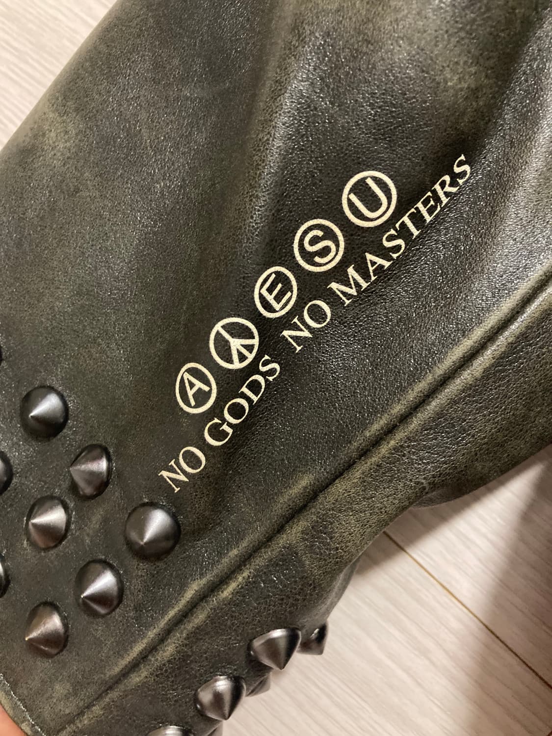 슈프림 언더커버 푸퍼 스터드 패딩 L팝니다 상품이미지6