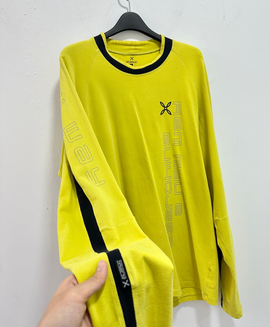 Montura back printing sleeve 상품이미지4