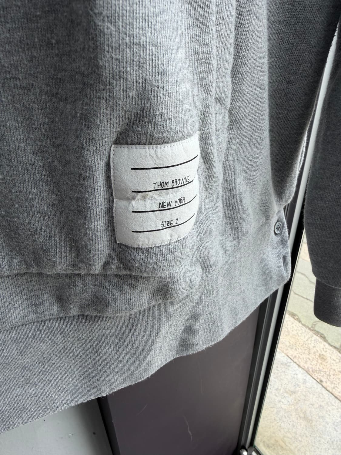 .2/ 톰브라운 백삼선 그레이 후드티 상품이미지5