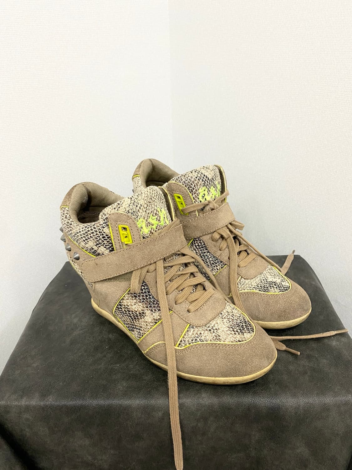 Ash Snake Skin Studded Wedge Sneakers 상품이미지1