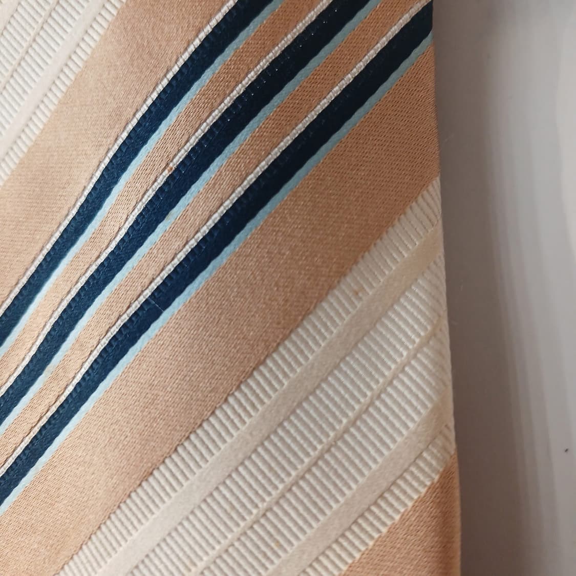 제냐 실크 베이지 스트라이프 넥타이 9.2cm A등급 A19111
 상품이미지3