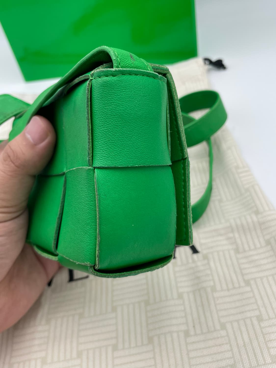 [ 정품 / 풀구성 ] 보테가베네타 미니 카세트백 그린 상품이미지7