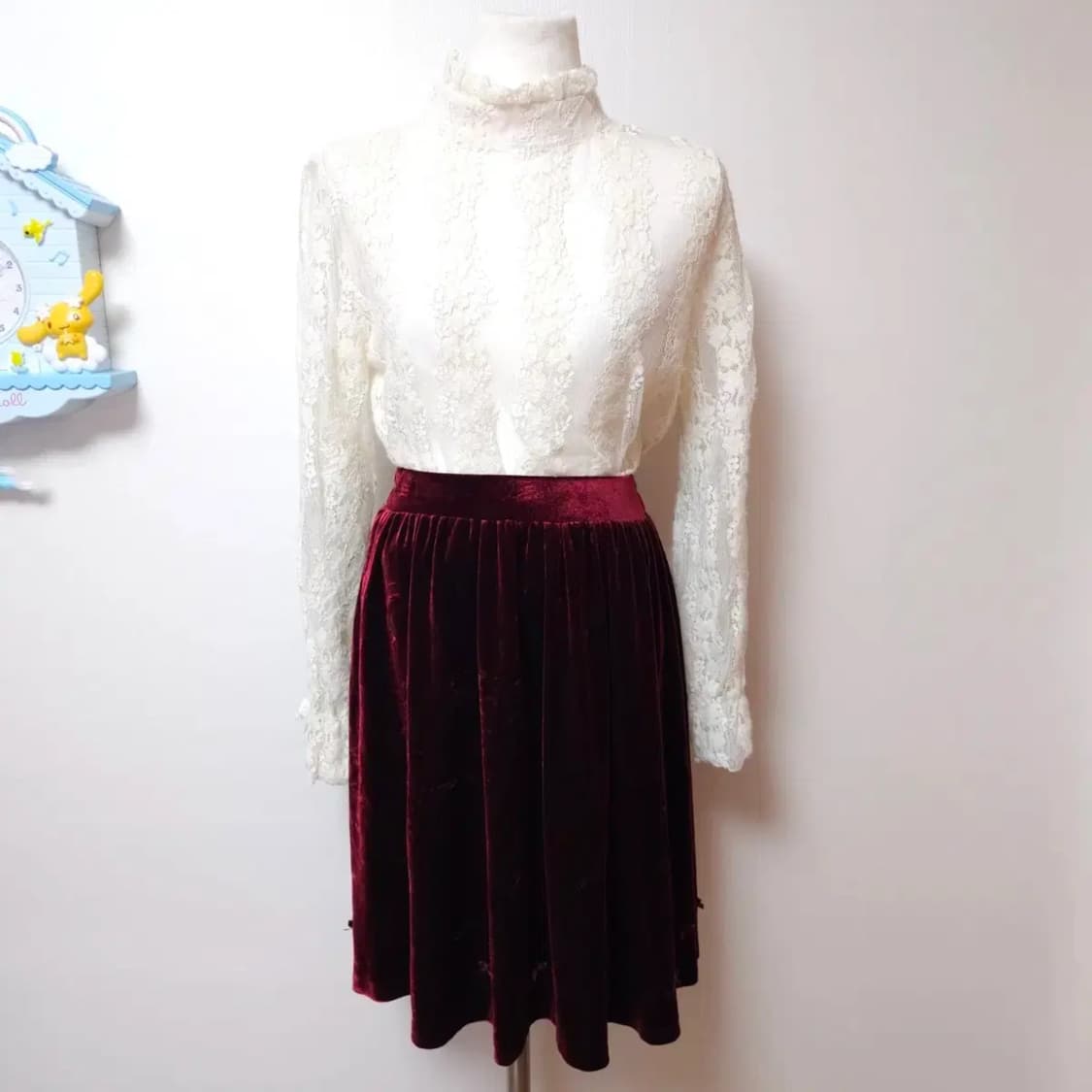 어스뮤직앤이콜로지 레드 벨벳 스커트 치마 상품이미지1