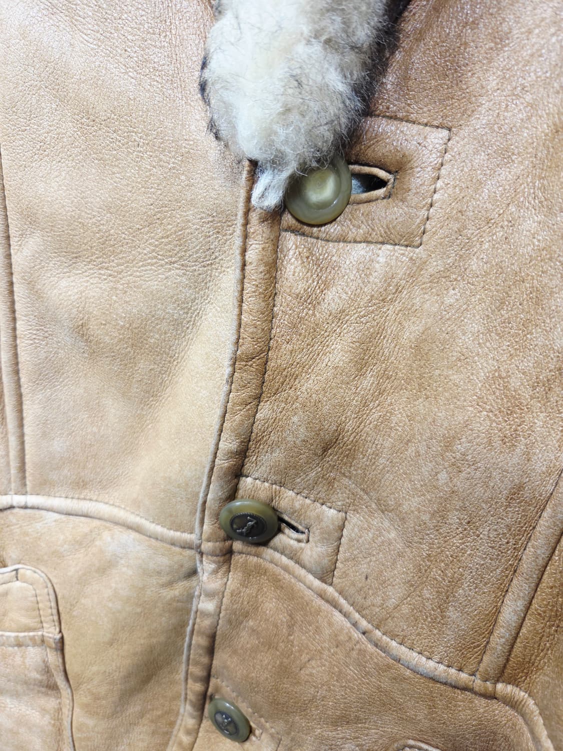 입생로랑(YSL) 에스에스패션 산양가죽 무스탕 하프 코트 상품이미지6