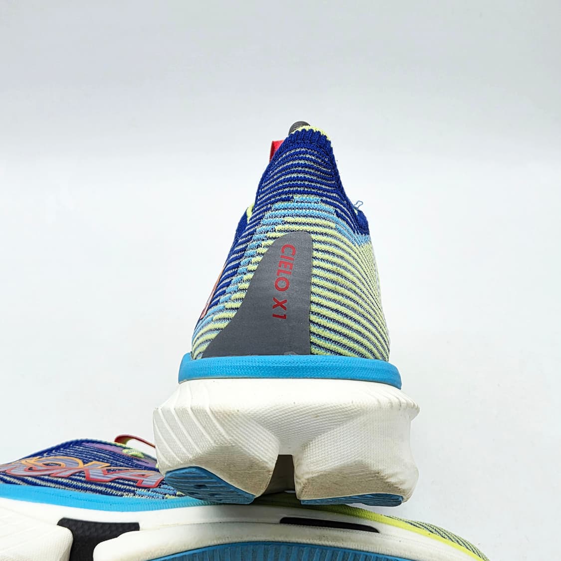 호카 씨엘로 X1 이브닝 스카이 레티스 (285) 상품이미지2