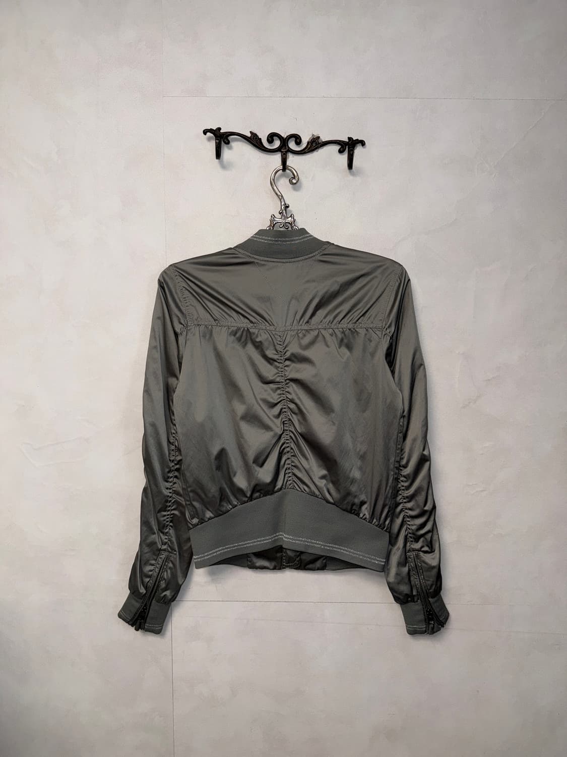 Tommy Hilfiger glossy silver shirring 봄버 상품이미지3