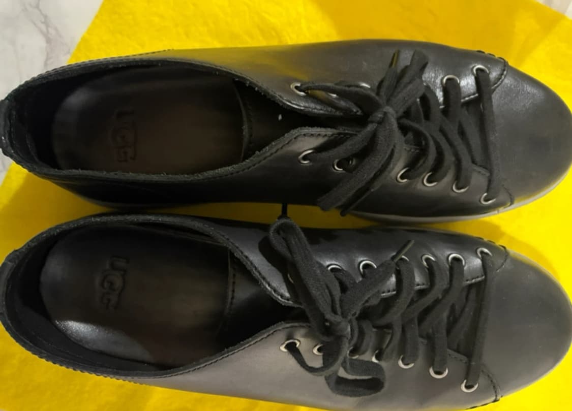 어그 남가죽운동화 270 상품이미지2