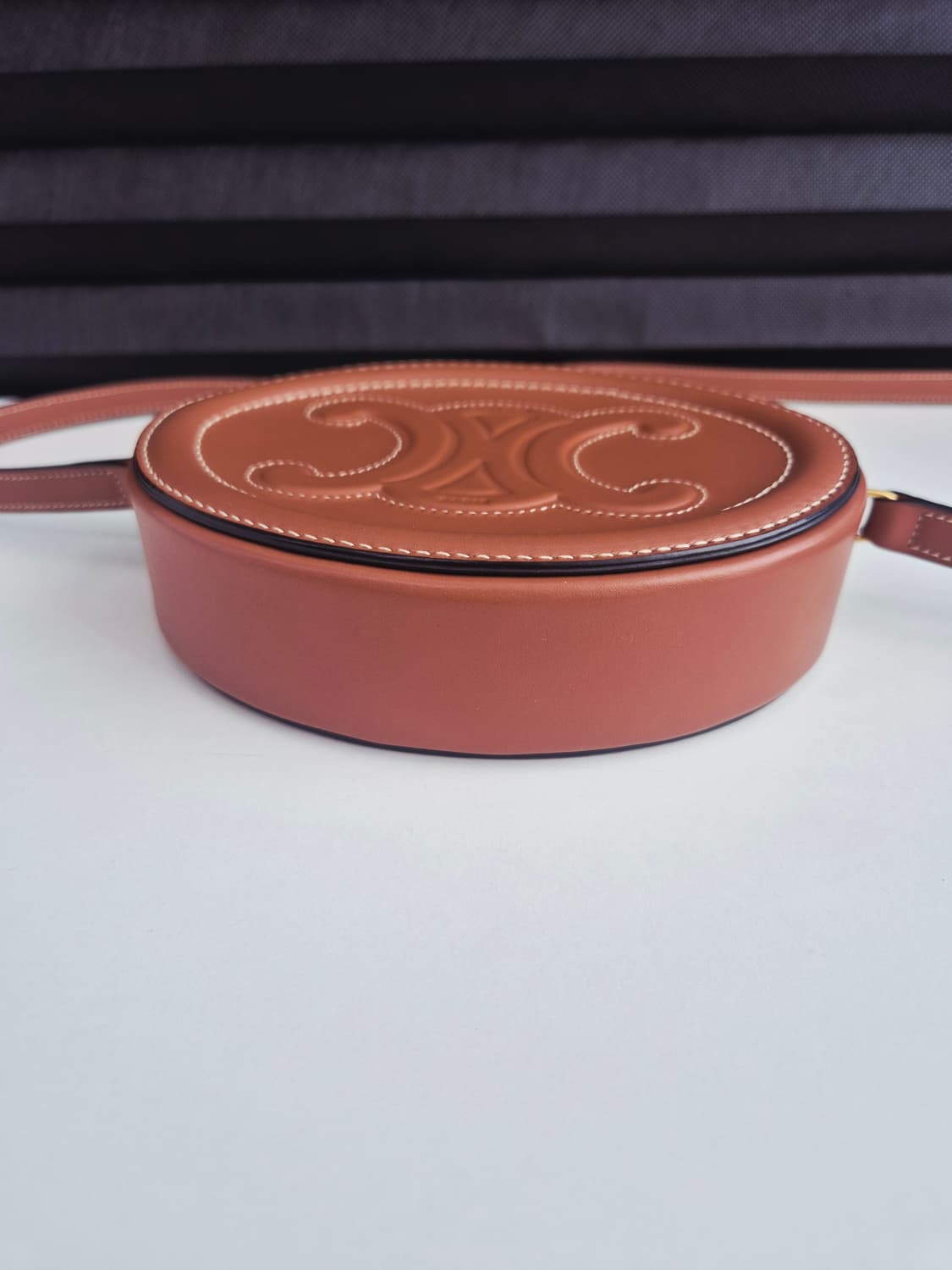 셀린느 트리옹프 오벌 펄스 미니백 (상태 매우 좋아요!) 상품이미지3