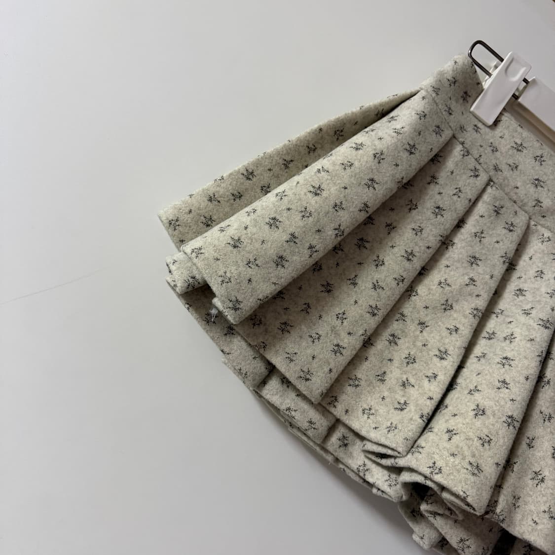 새상품 여자 모직 플라워 플리츠 스커트 S M 상품이미지3