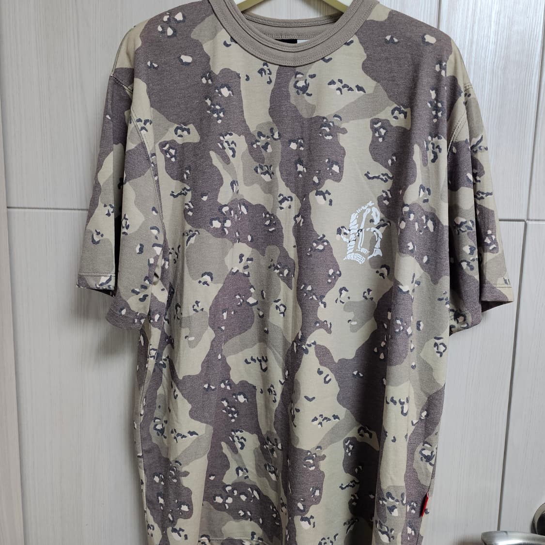 블랙아웃 반팔티 상품이미지1