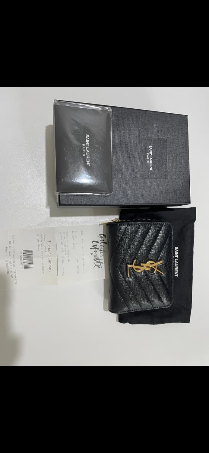 입생로랑 모노그램 컴팩트 지갑 상품이미지1