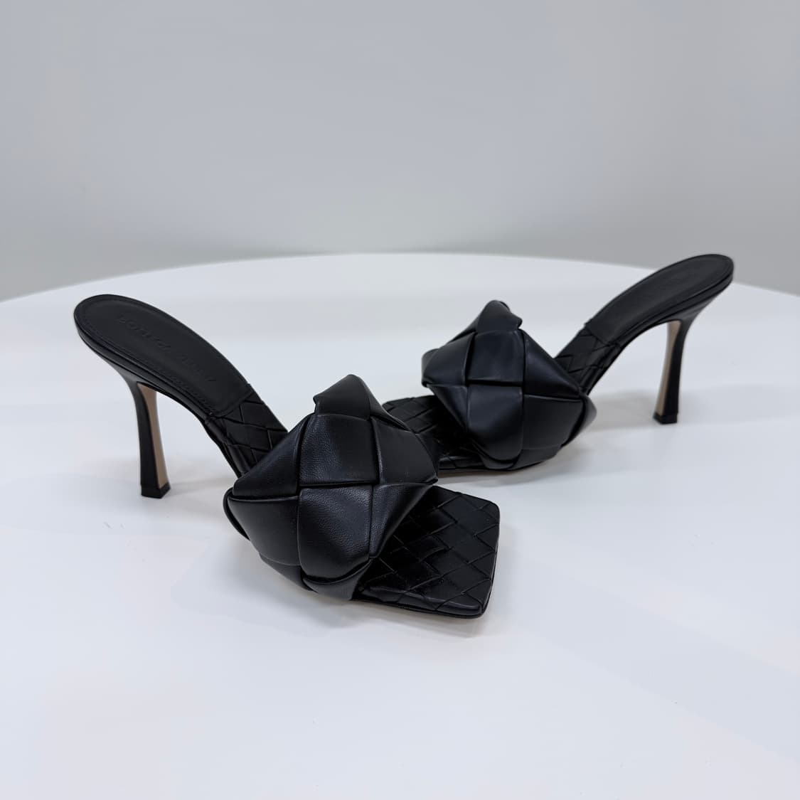 [S급/240] 보테가 베네타 인트레치아토 리도 슬리퍼 샌들힐 블랙 상품이미지5