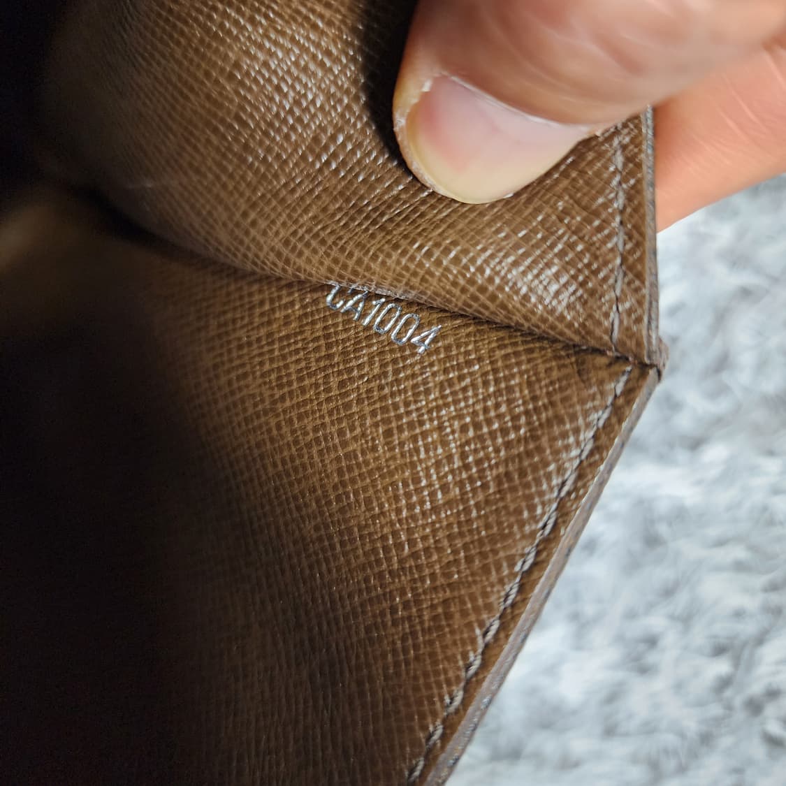 루이비통 타이가 세컨백 클러치백 상품이미지10