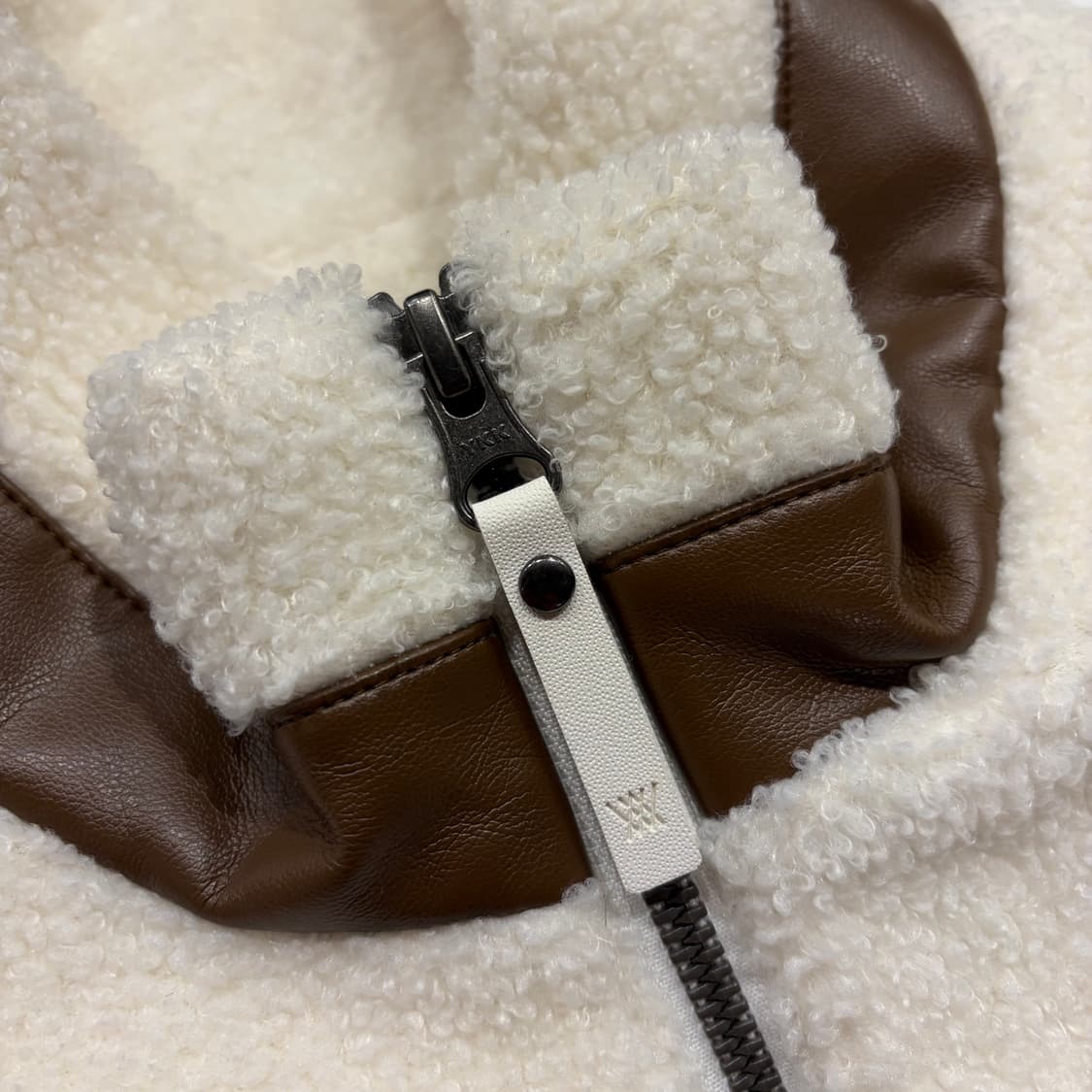 [S] 어뉴골프 레더 빅로고 아이보리 뽀글이 자켓 B470 상품이미지6