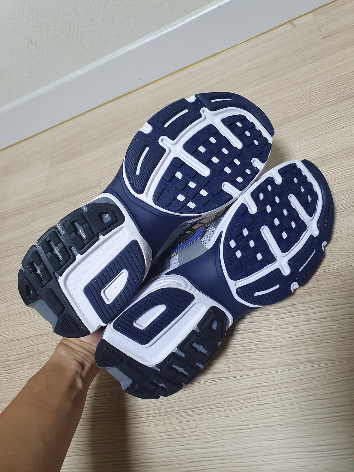 나이키 v2k런 운동화 280 상품이미지6