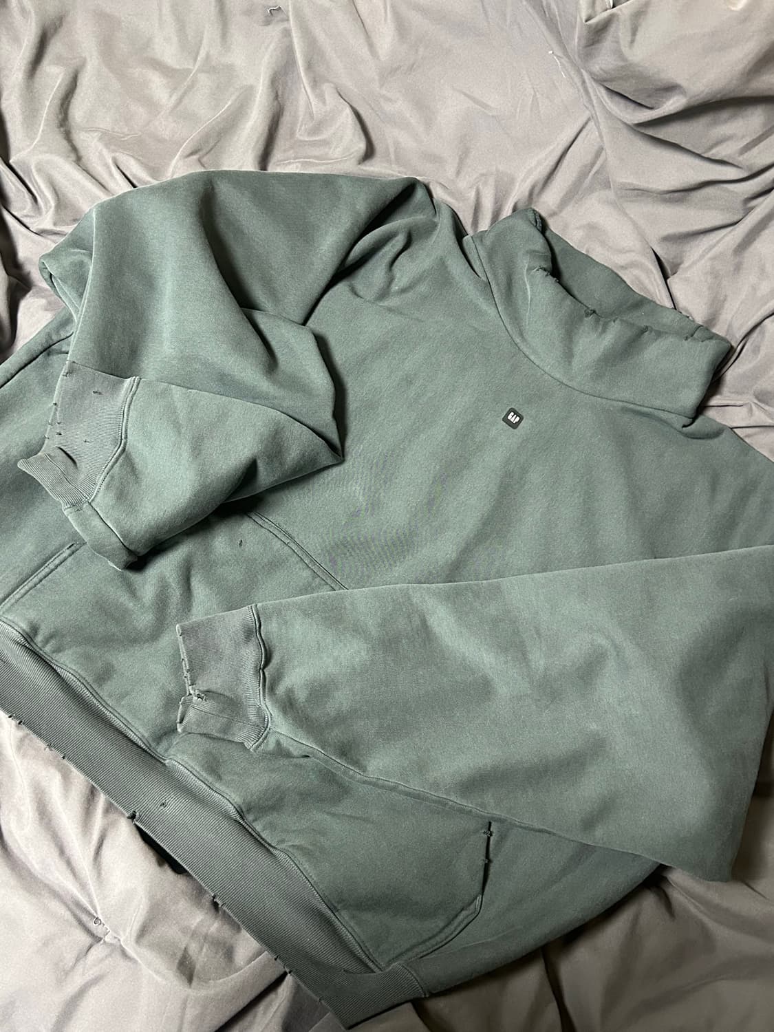 [M]이지갭 엔지니어드 발렌시아가 하이넥 다크그레이 상품이미지1