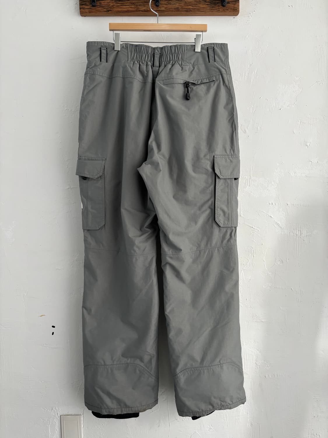 The North Face 노스페이스 그레이 하이벤트 나일론 카고 팬츠 상품이미지3