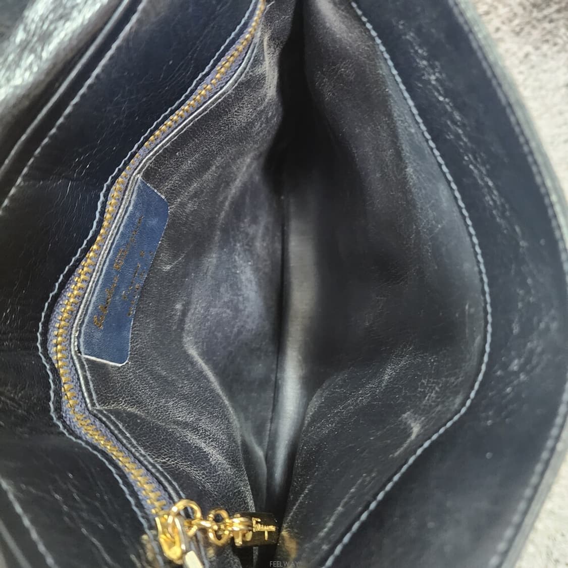 페라가모 빈티지 크로스백 상품이미지6