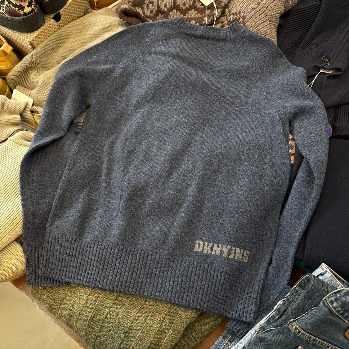 DKNY JEANS  라이트닝 심볼 니트 스웨터 상품이미지4