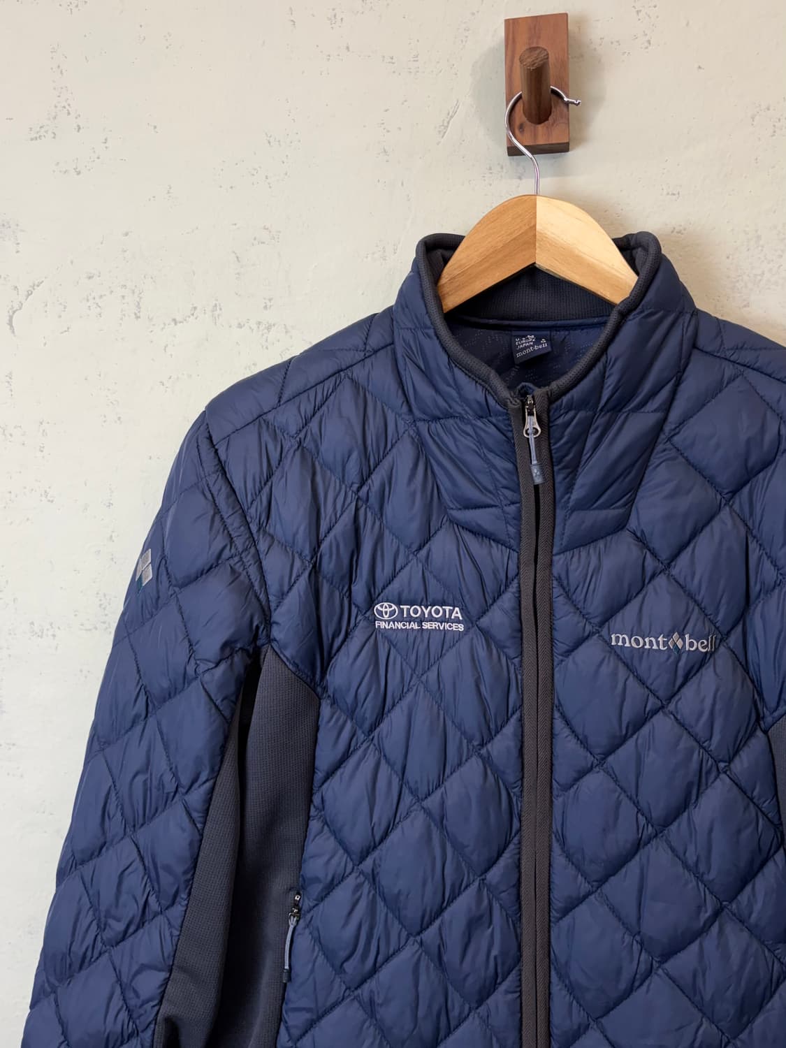 몽벨 다이아몬트 퀼팅 도요타 경량패딩 상품이미지4