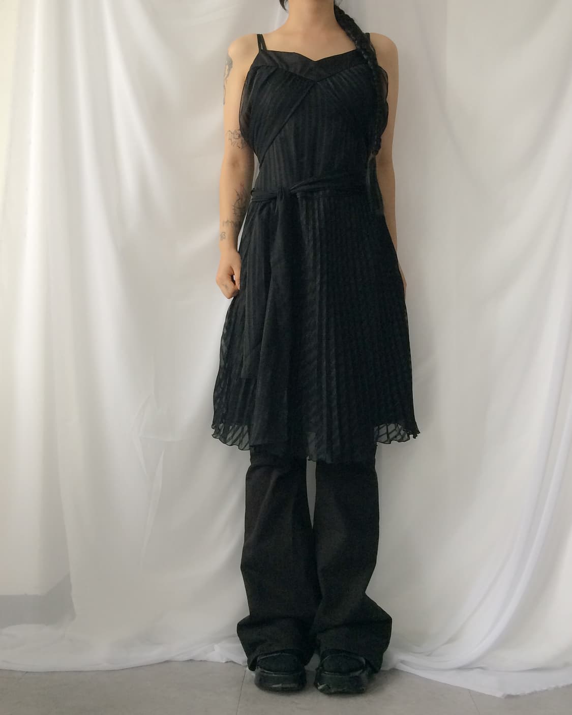 Tied point pleats pattern sleeveless one 상품이미지1