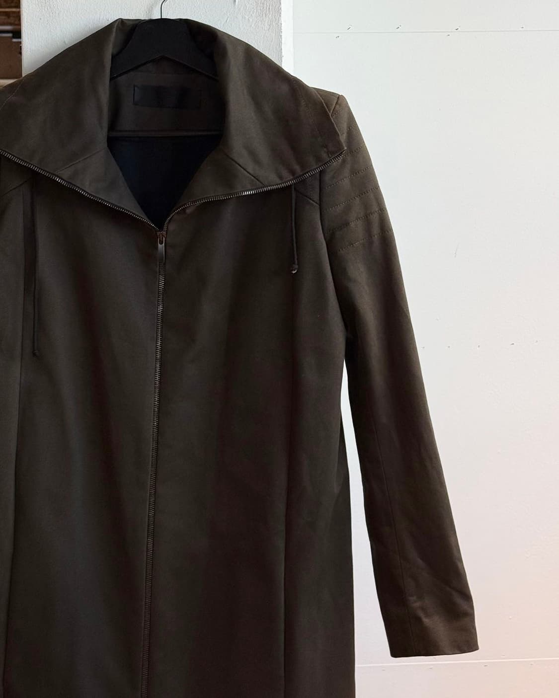 하이더 아커만 12fw 카키브라운 하이넥 집업 롱 코트 상품이미지4