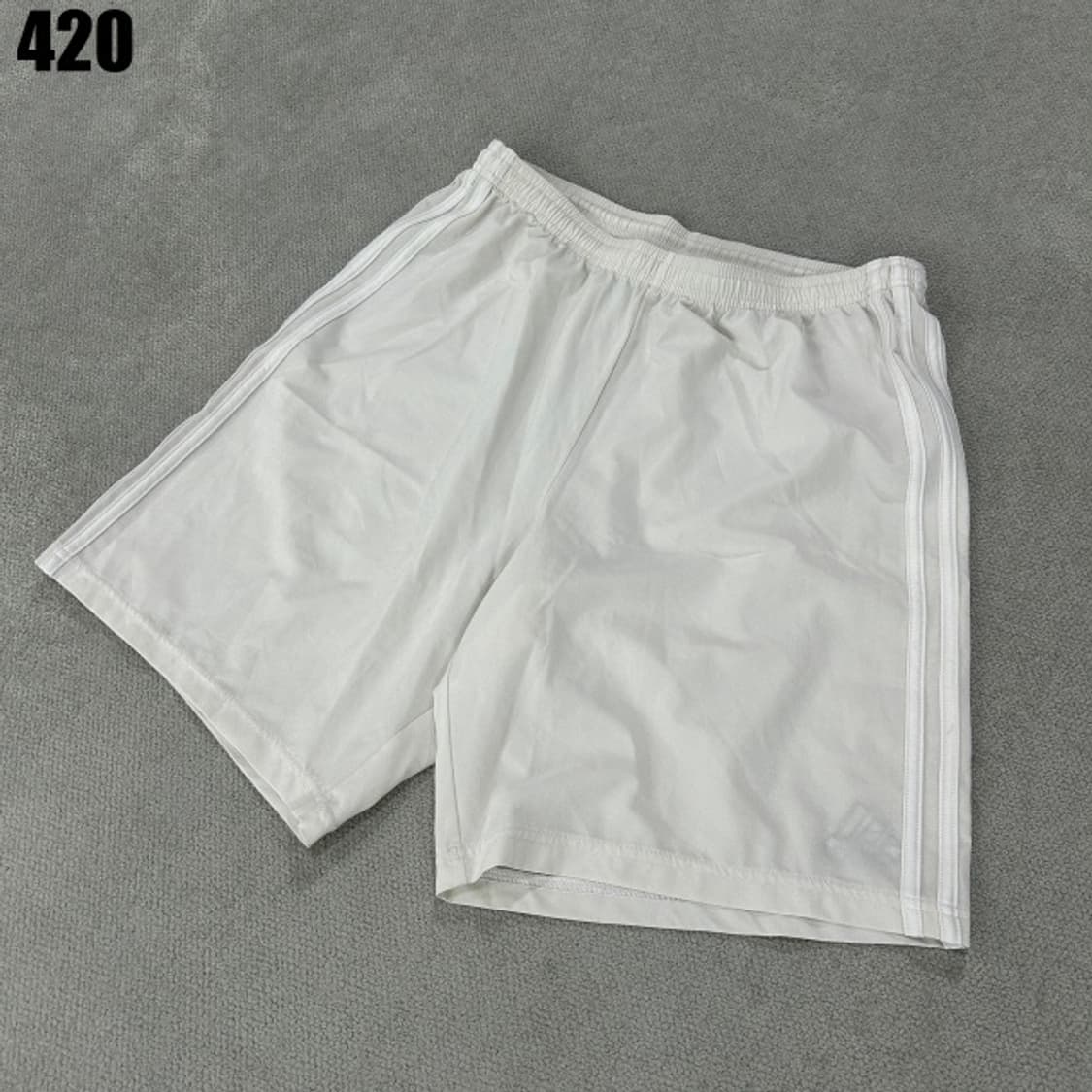 아디다스 화이트 삼선 반바지  상품이미지1
