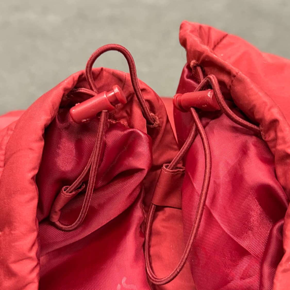 [정품/110] 아식스 올드스쿨 레드 바람막이 점퍼 상품이미지6