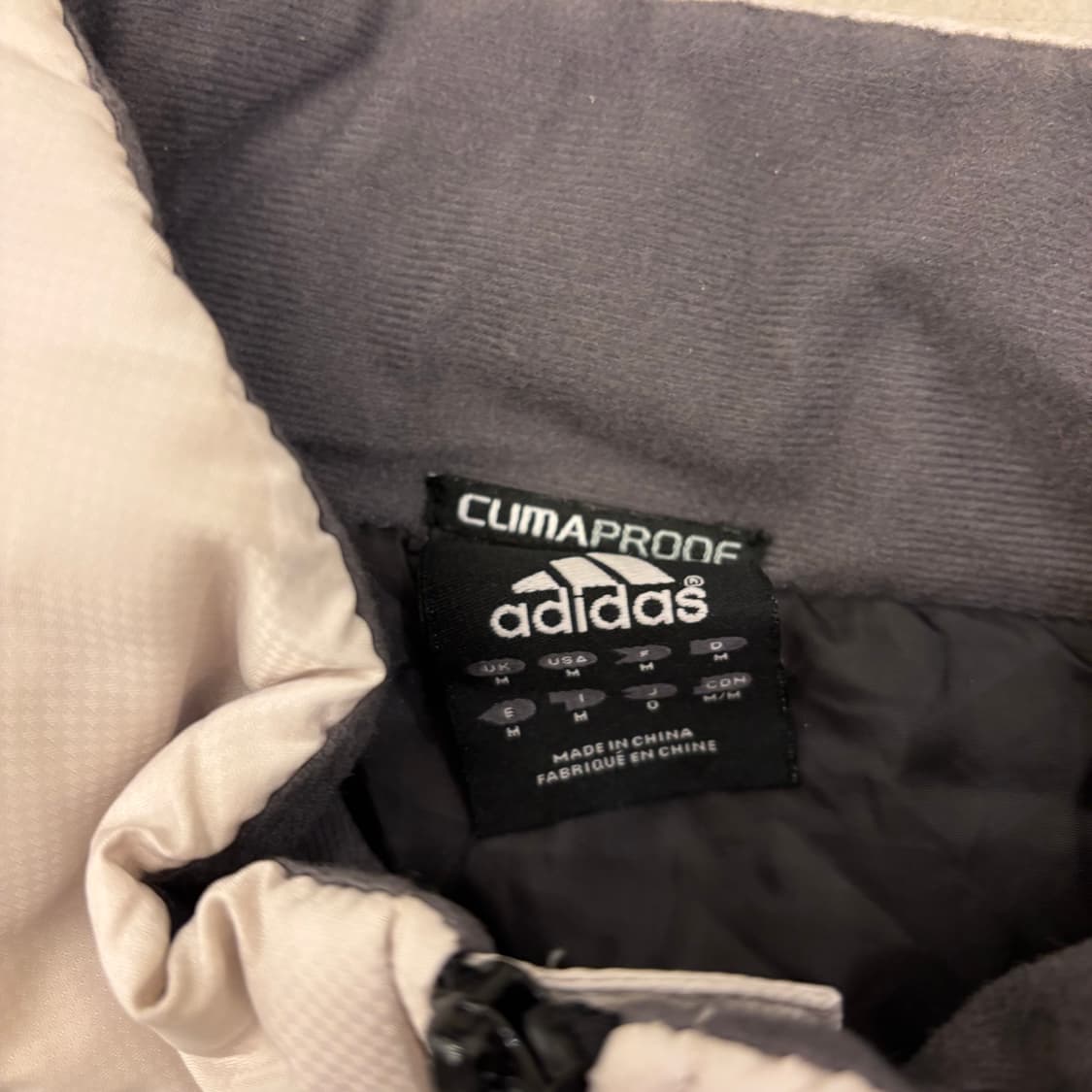 아디다스 스몰로고 투톤 누빔 자켓 상품이미지4