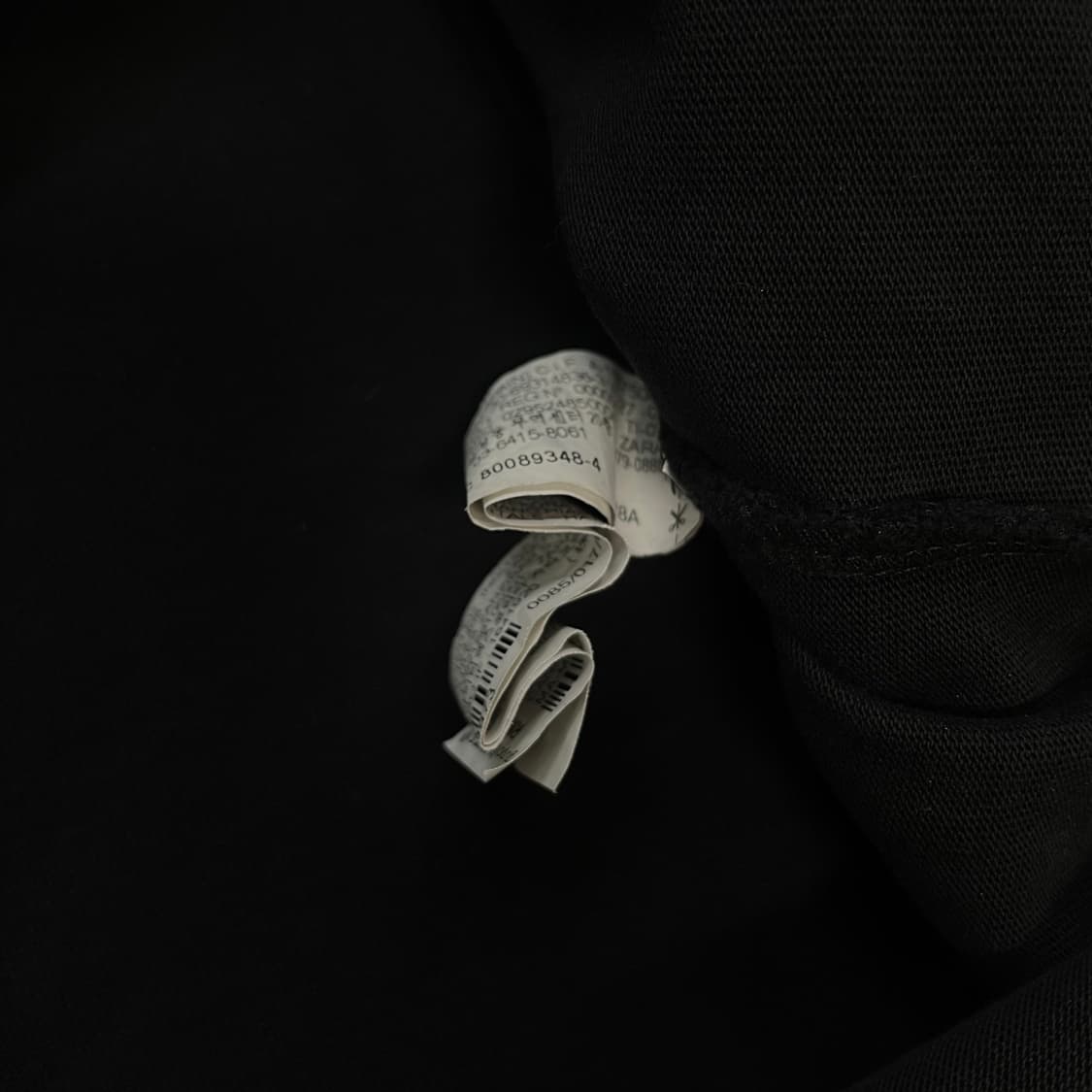 아더에러 x 자라 그래픽 롱슬리브 블랙 상품이미지5