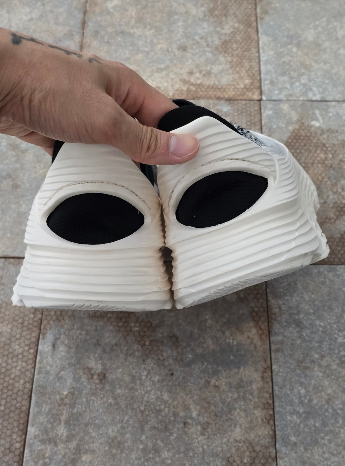 (280)호카 리스토어 tc 블랙 앨러배스터  상품이미지8