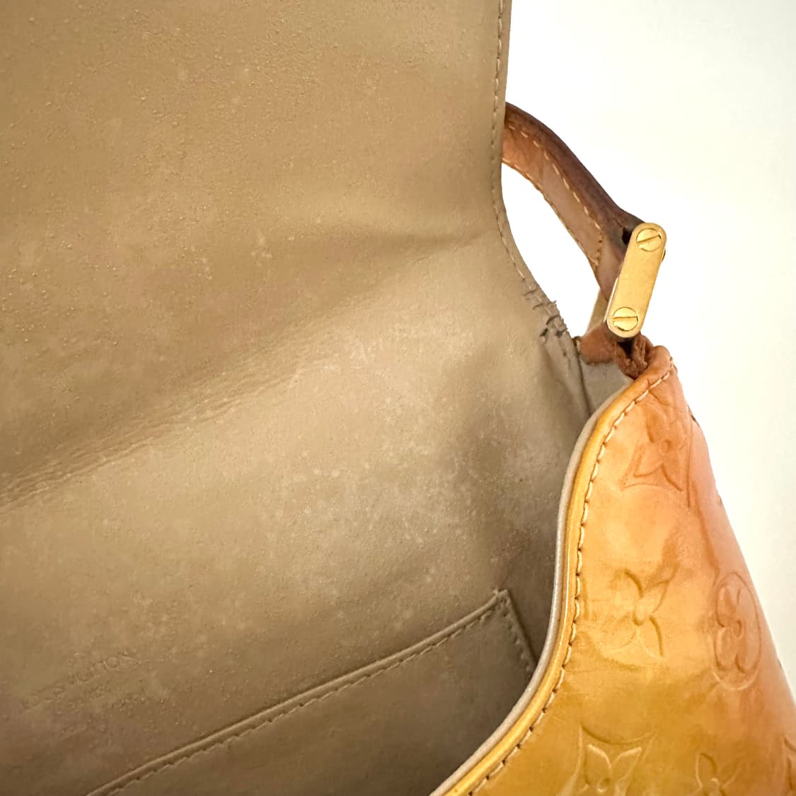 루이비통 Louis vuitton 로고 에나멜 숄더백 상품이미지8