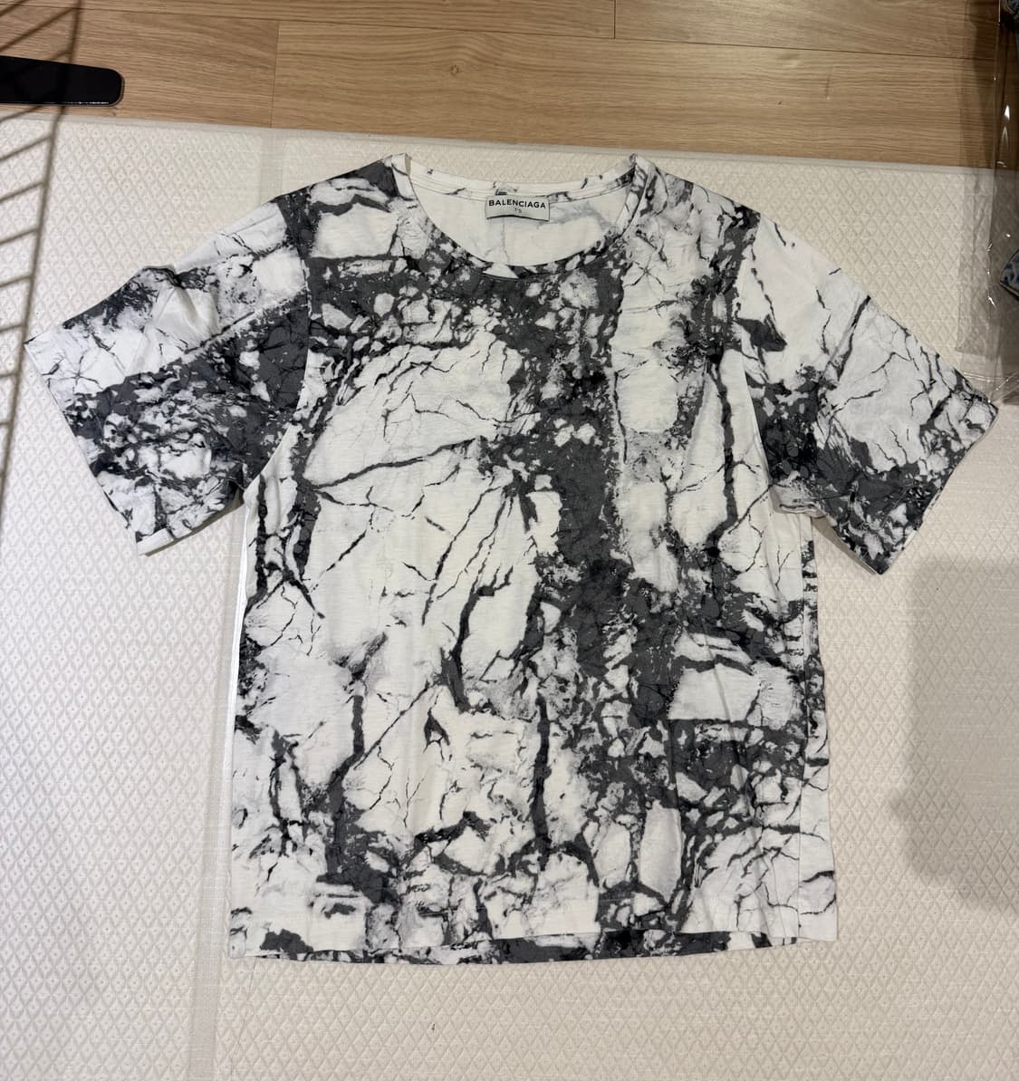 발렌시아가 반팔티셔츠 상품이미지1