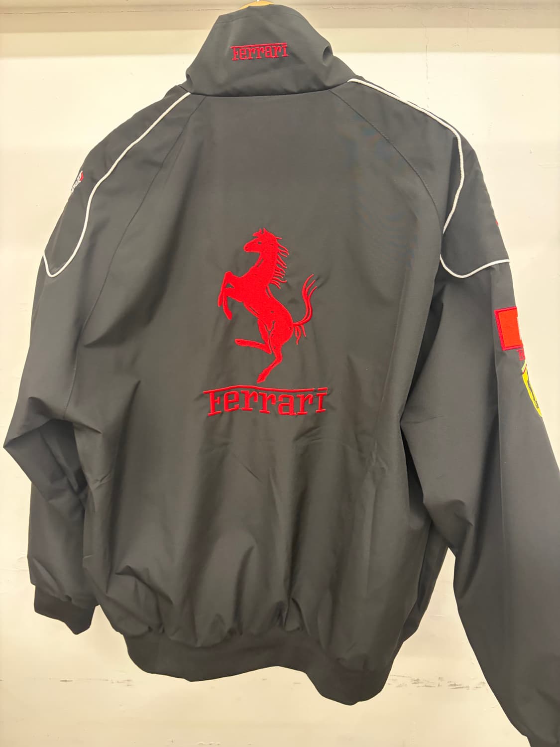 페라리 F1 블랙 레이싱 자켓 상품이미지5