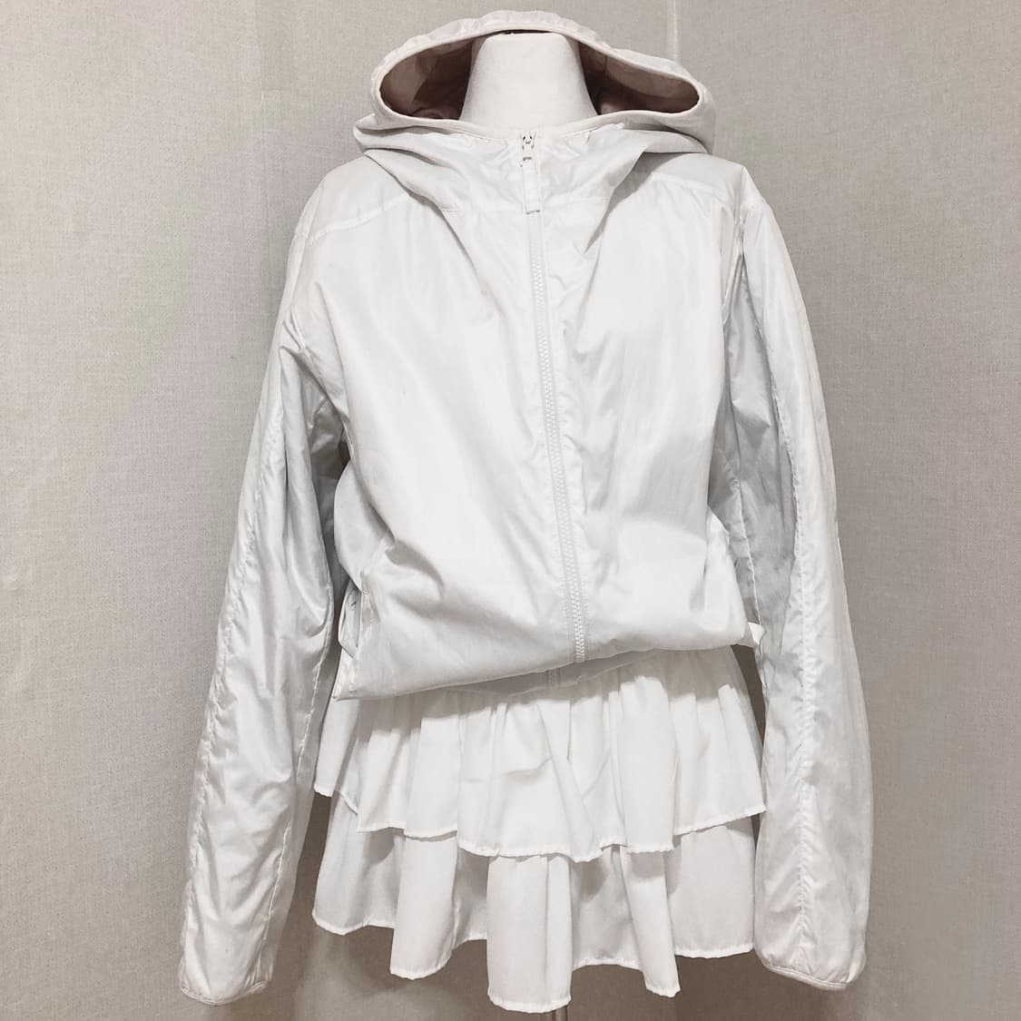 유니클로 아이보리 경량 후드자켓 L 상품이미지1