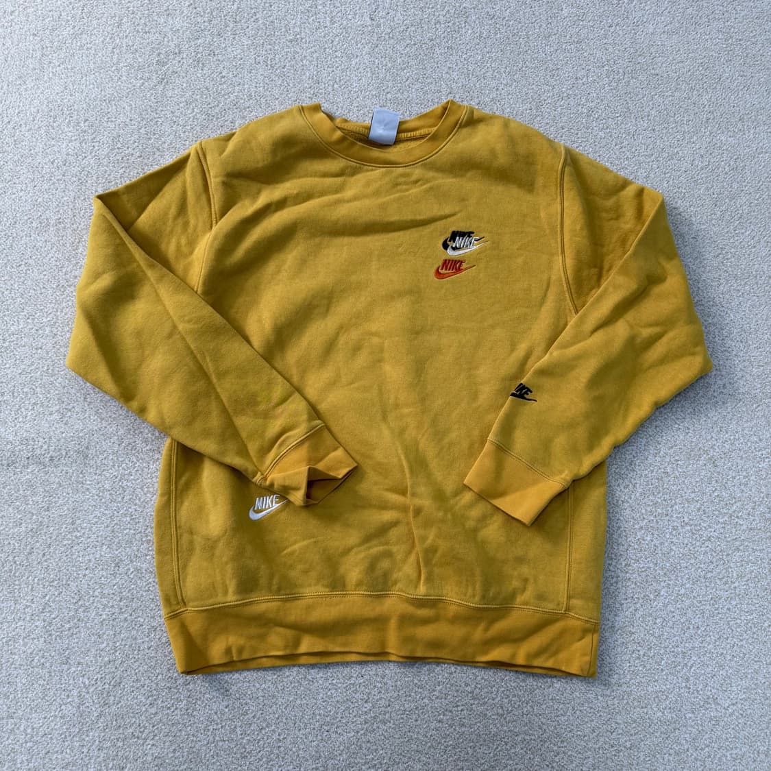 L 나이키 에센셜 브러쉬드 맨투맨 0123T1 상품이미지1