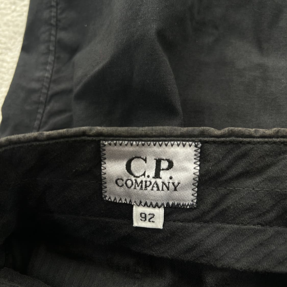 Cp컴퍼니 블랙 팬츠 36 상품이미지3