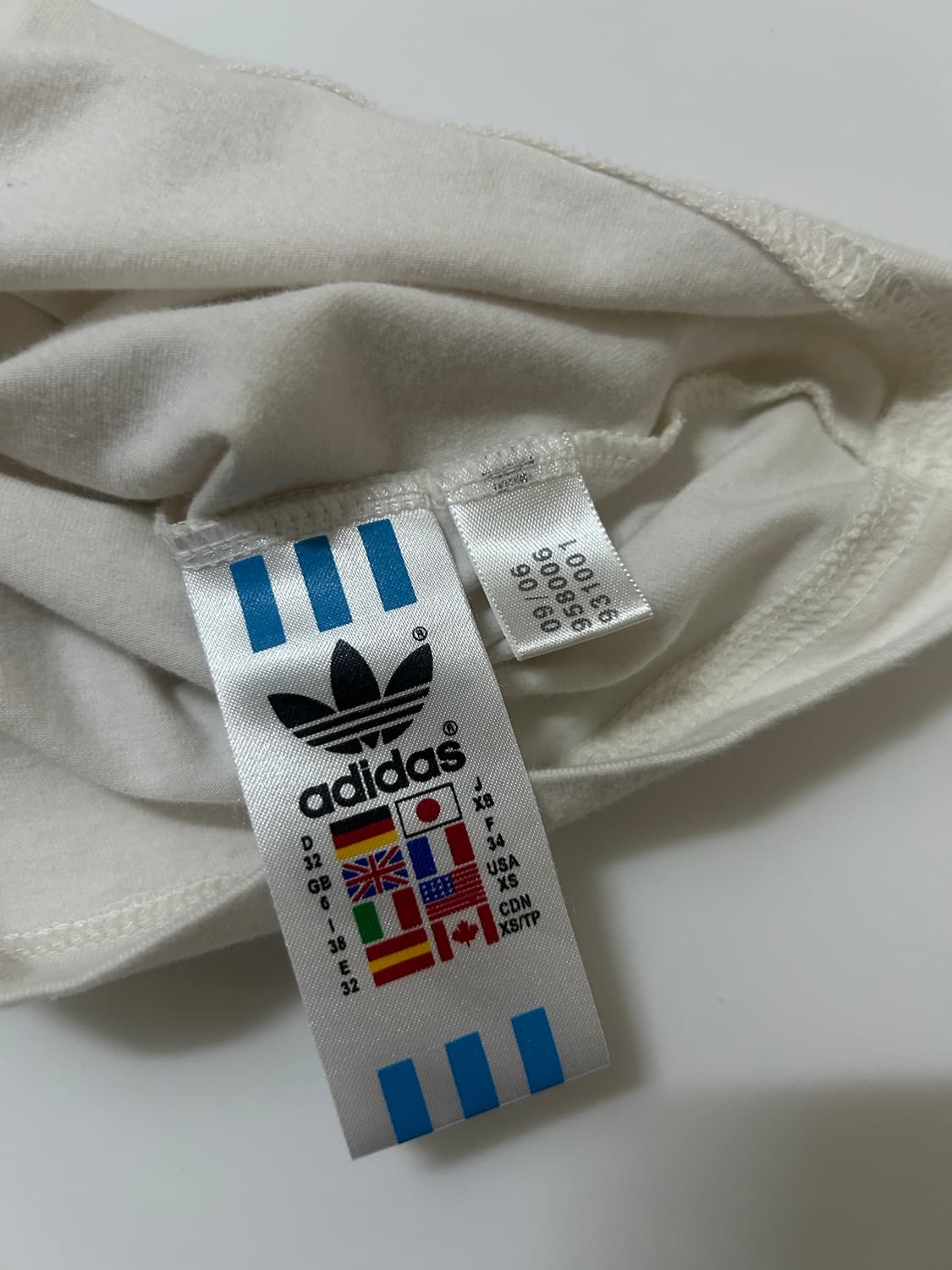 아디다스 콰테말라 브이넥 링거티 XS 상품이미지5