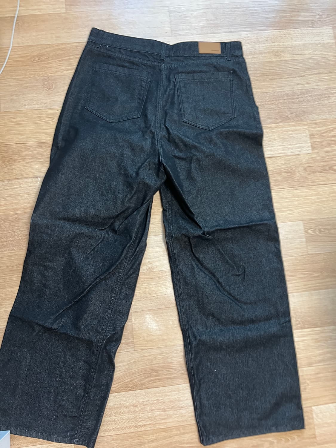 어반드레스 투턱 스티치 데님 팬츠 블랙 상품이미지2