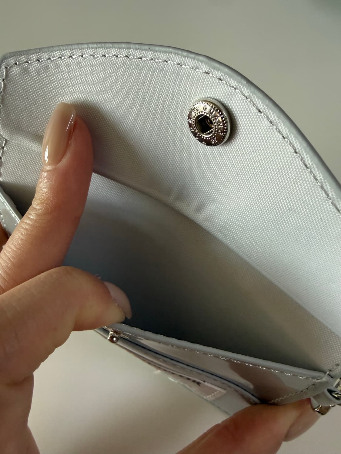 새상품) 더뮤지엄비지터 카드지갑 상품이미지4