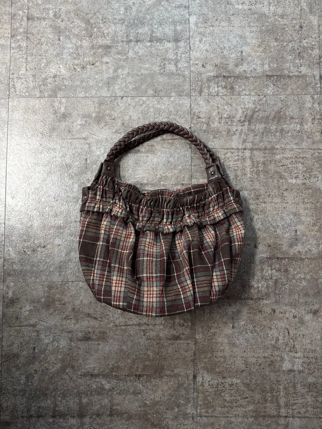 프릴 디테일 체크 패턴 숄더 백 상품이미지1