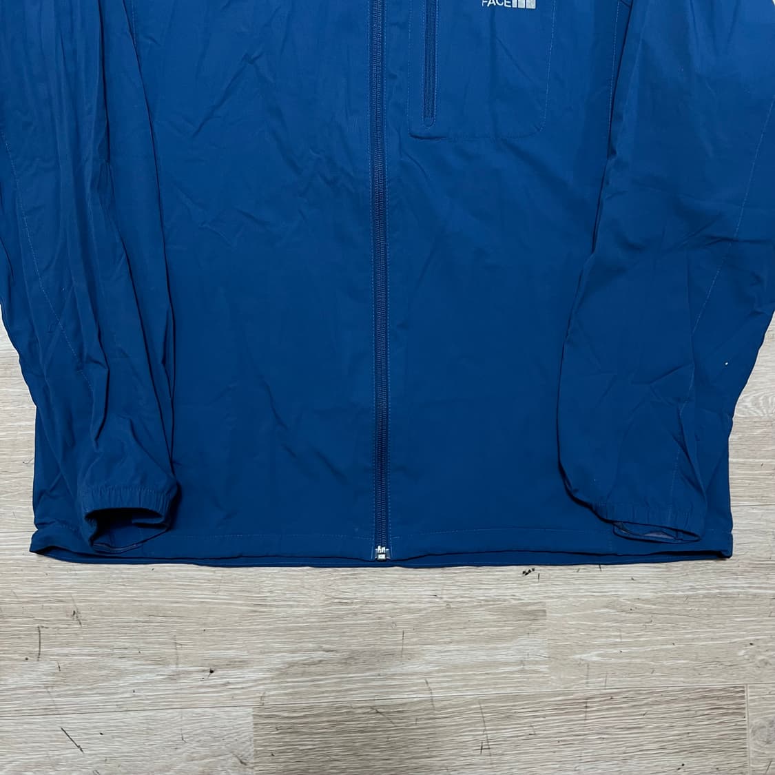 노스페이스 하프돔 로고 바람막이 집업자켓 [톤다운 블루] XL/105 상품이미지3